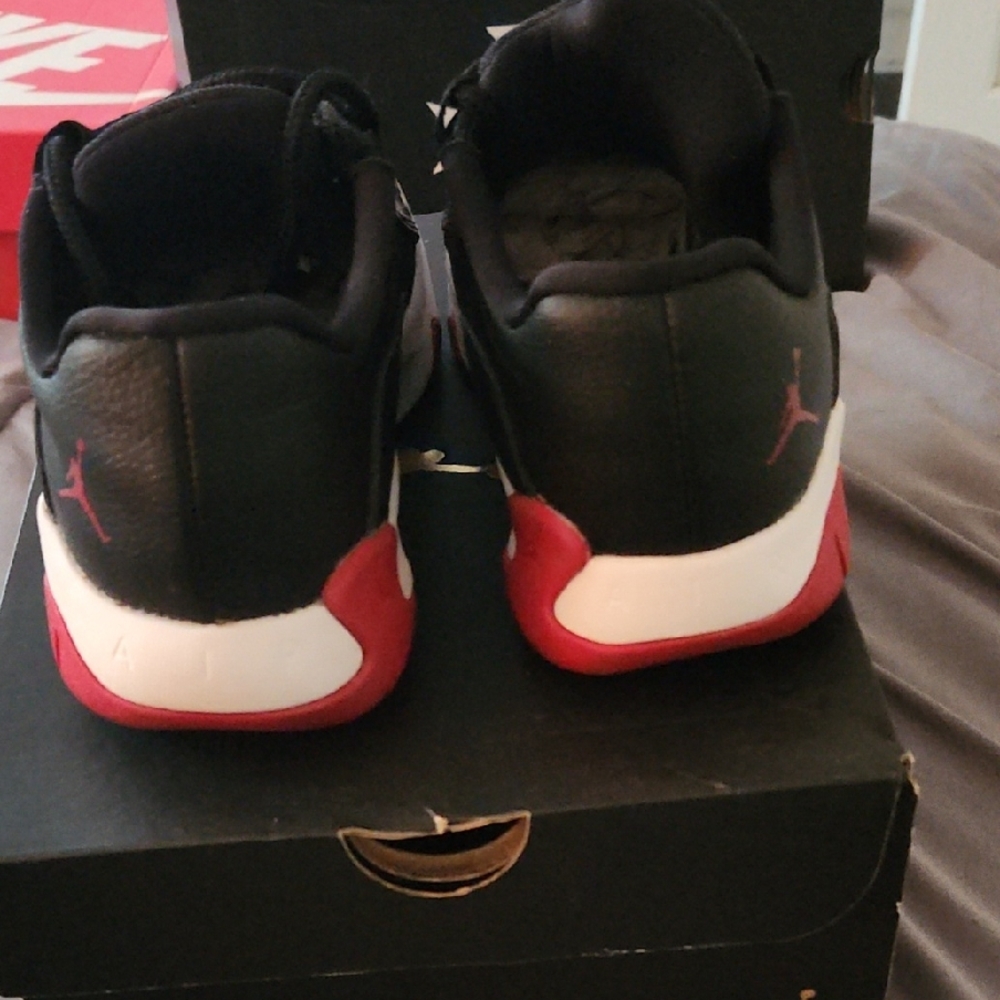 Nike Kids Sneakers Black and Red - Picture 6 of 8